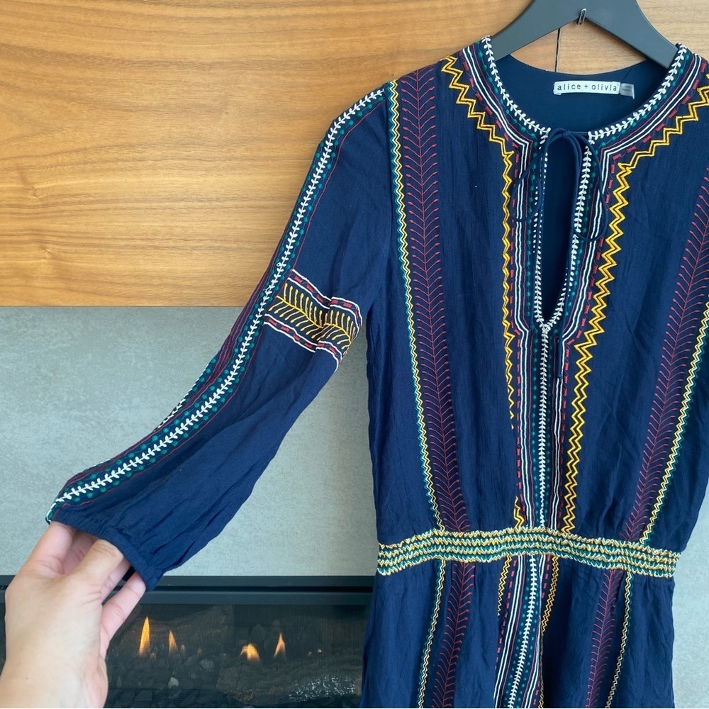 Alice & Olivia Jolene Embroidered Dress, Size 4 - Picture 4 of 13